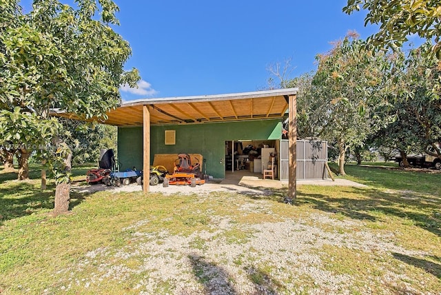 exterior space featuring a lawn