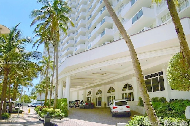 exterior space with decorative driveway