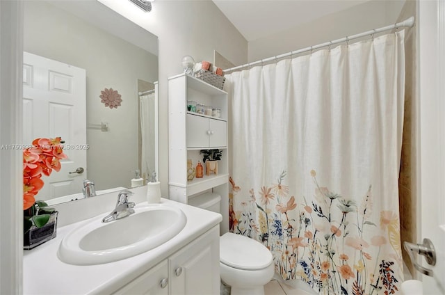 full bathroom featuring toilet, vanity, and a shower with curtain