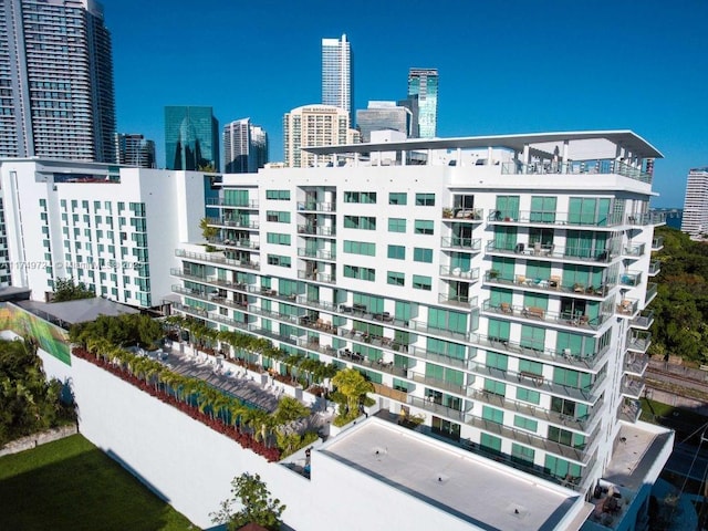 1600 SW 1st Ave Unit 703, Miami, FL 33129 - view of property with a skyline view