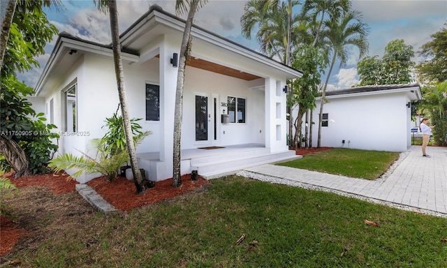 Listing photo 3 for 380 Morningside Dr, Miami Springs FL 33166