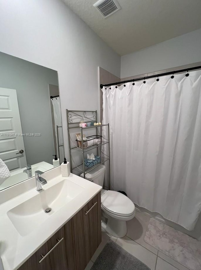 4640 NW 84th Ave Unit 13, Doral, FL 33166 - full bathroom with toilet and vanity