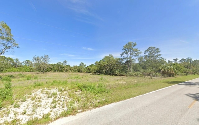 Listing photo 3 for 745 S Mayoral St, Clewiston FL 33440