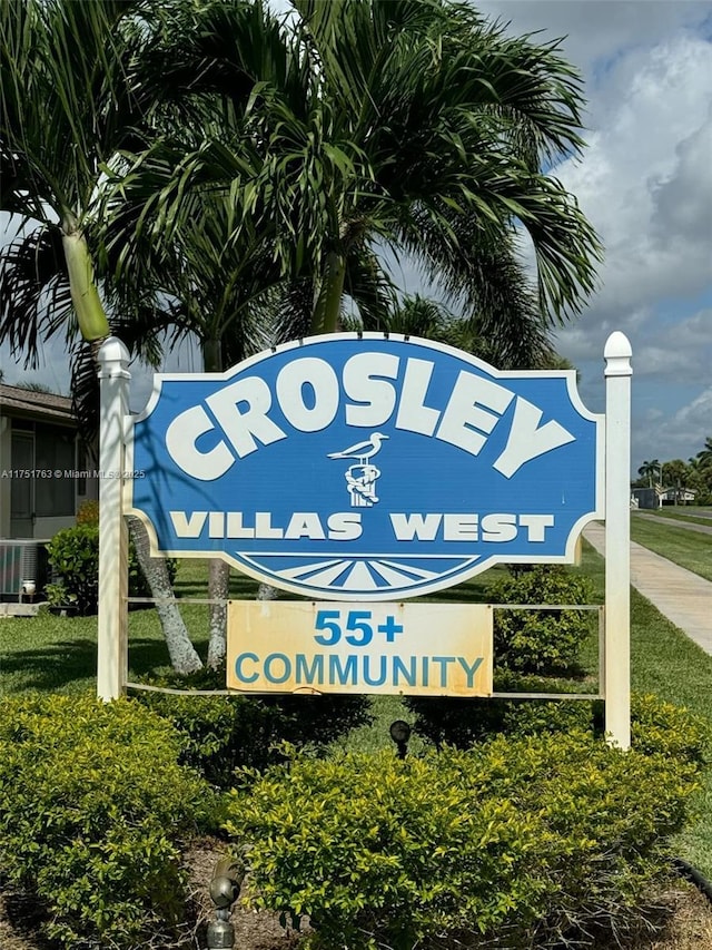 view of community / neighborhood sign