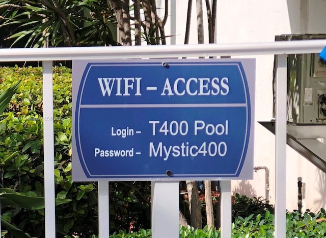 view of community / neighborhood sign