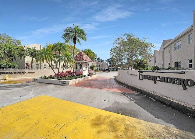 view of street featuring a residential view