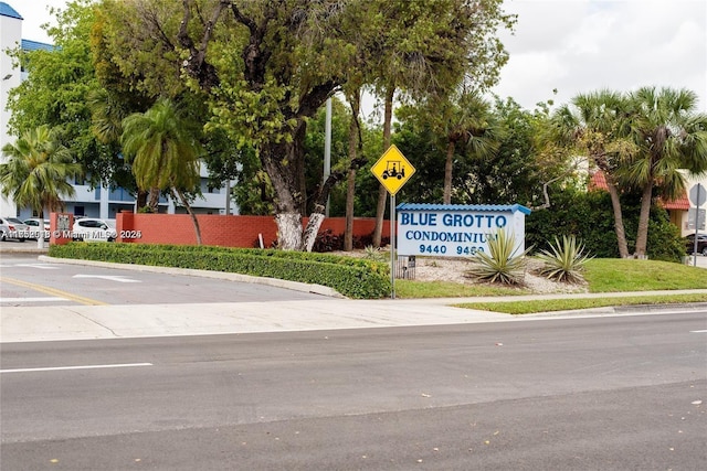 view of community / neighborhood sign