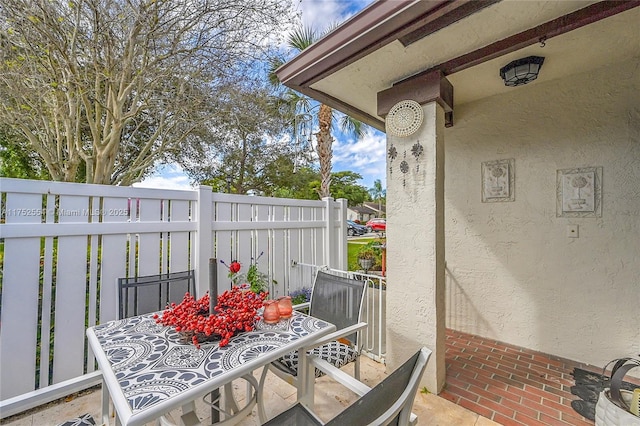 balcony with outdoor dining space