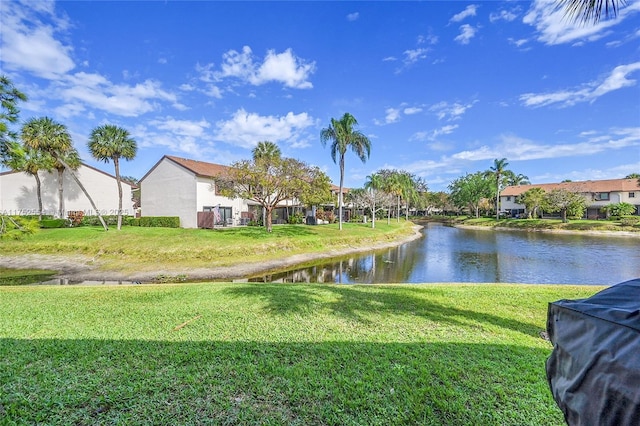 view of yard featuring a water view