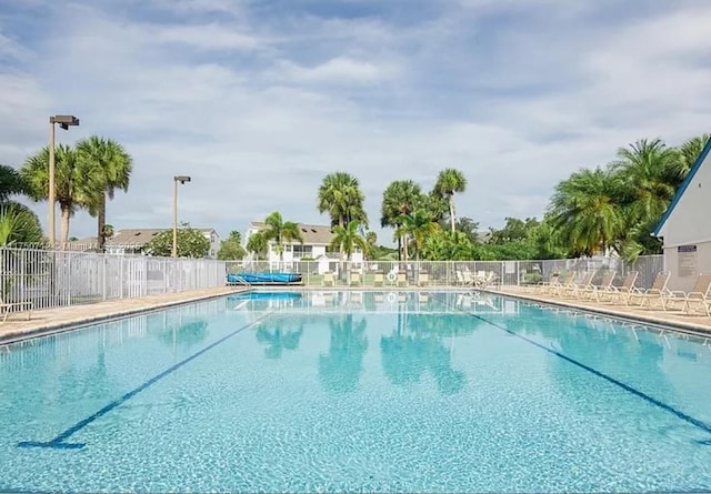 1860 Waterford Dr Unit 253, Vero Beach, FL 32966 - community pool featuring fence