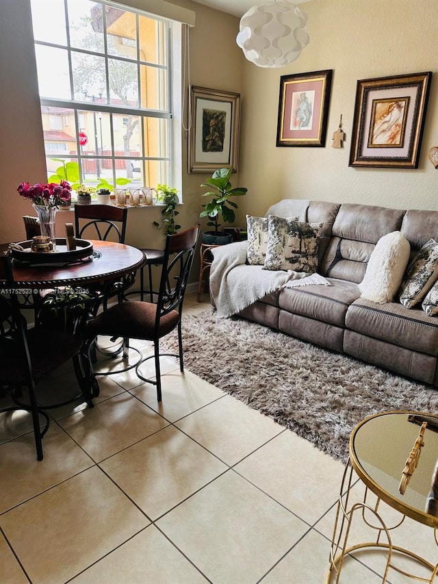 1550 NE 33rd Ave Unit 107-8, Homestead, FL 33033 - view of tiled living room
