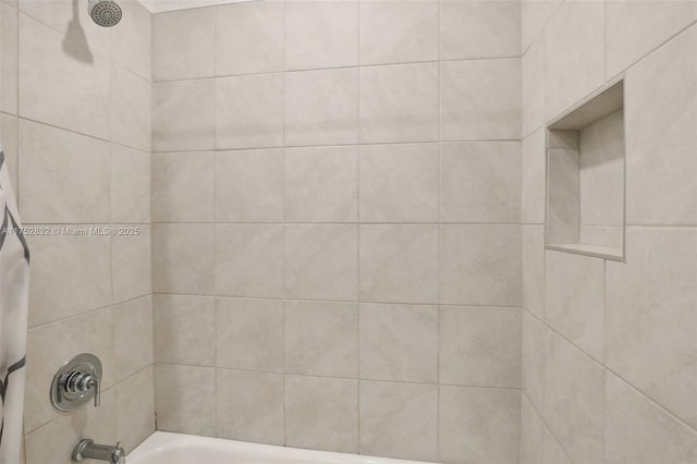 bathroom featuring shower / bathing tub combination