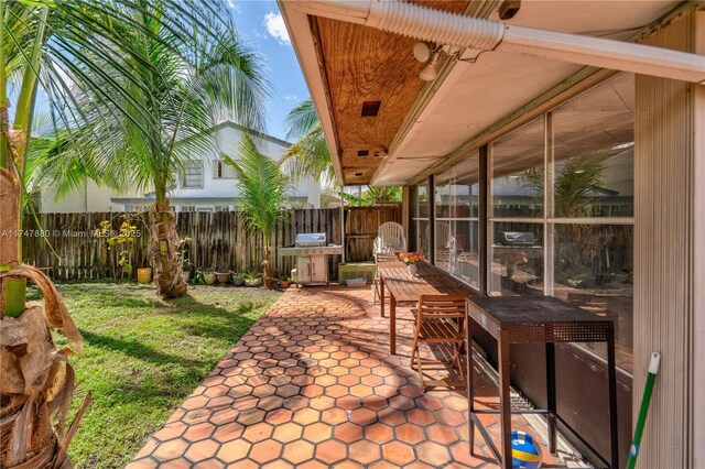 1089 SW 135th Pl, Miami, FL 33184 - view of patio featuring fence