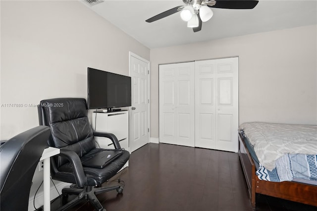1089 SW 135th Pl, Miami, FL 33184 - bedroom with dark wood-style flooring, a closet, and a ceiling fan
