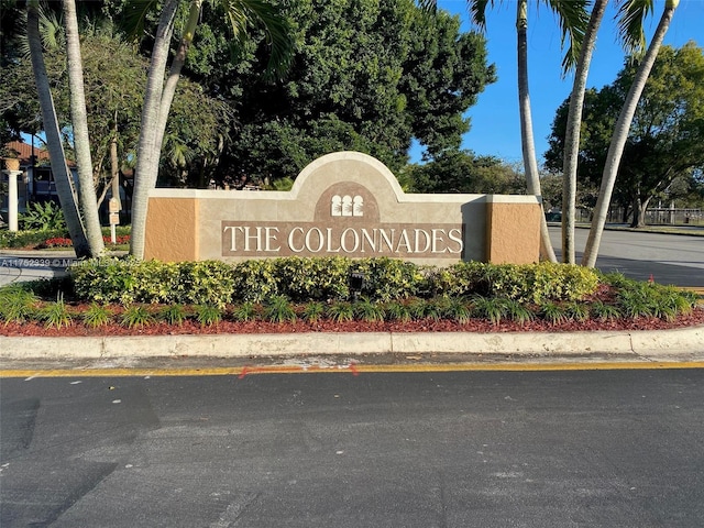 view of community / neighborhood sign