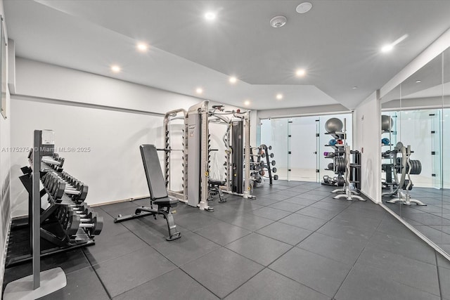 exercise room featuring recessed lighting