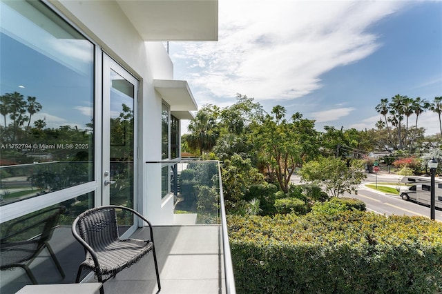 641 NW 7th St Rd, Miami, FL 33136 - view of balcony