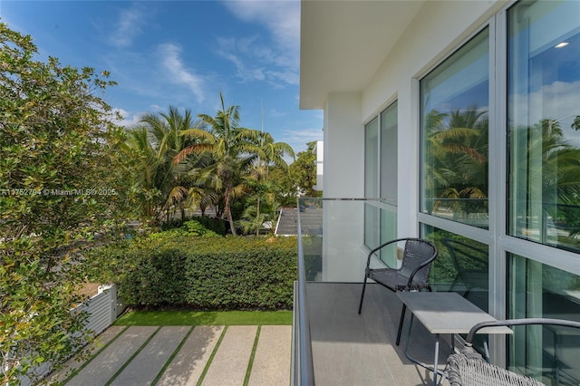 641 NW 7th St Rd, Miami, FL 33136 - view of balcony