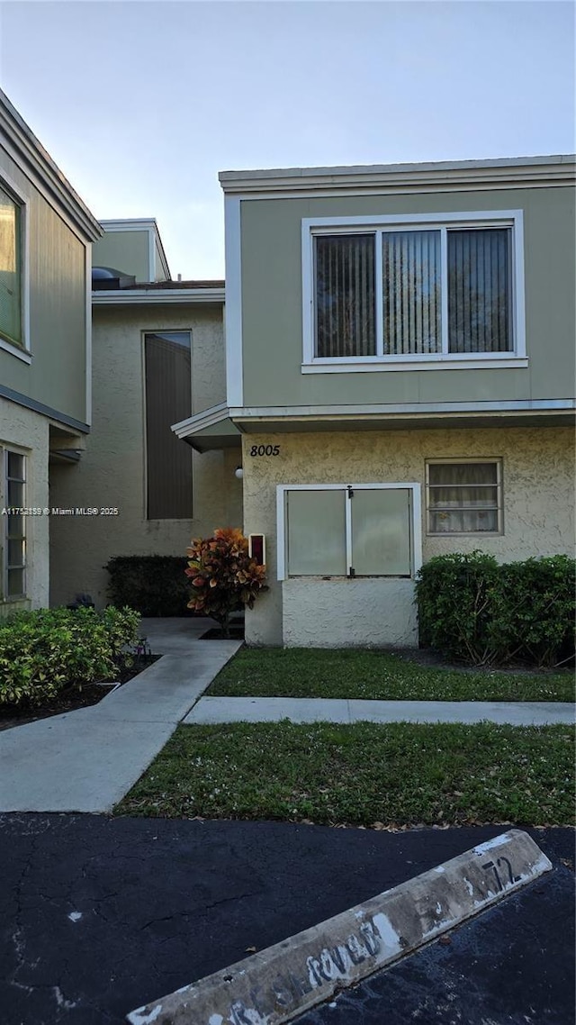 view of front of house with stucco siding