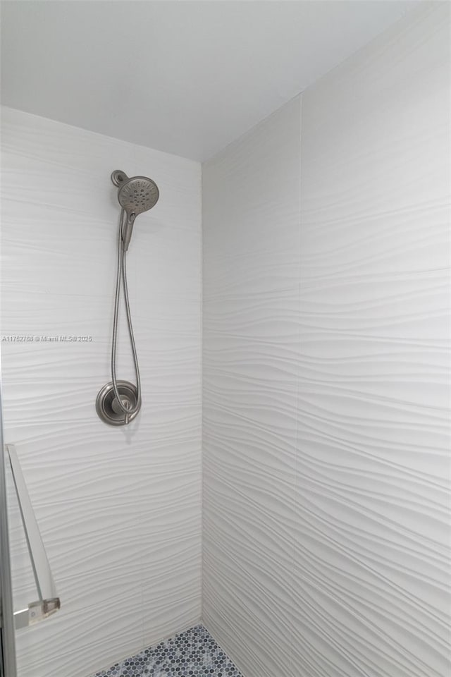 room details with tiled shower