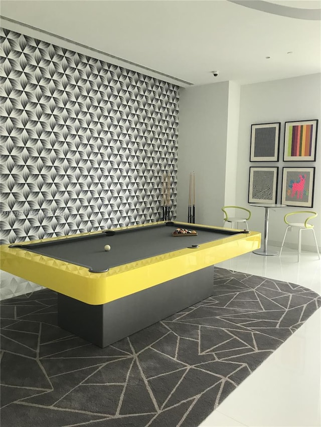 playroom featuring pool table