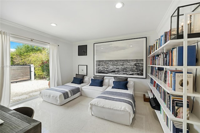 sitting room featuring baseboards, ornamental molding, and recessed lighting