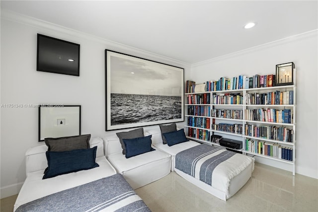 living area featuring baseboards, crown molding, and recessed lighting