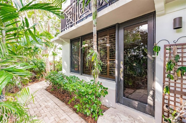 1698 S Ocean Ln Unit 171, Fort Lauderdale, FL 33316 - property entrance featuring stucco siding and a balcony