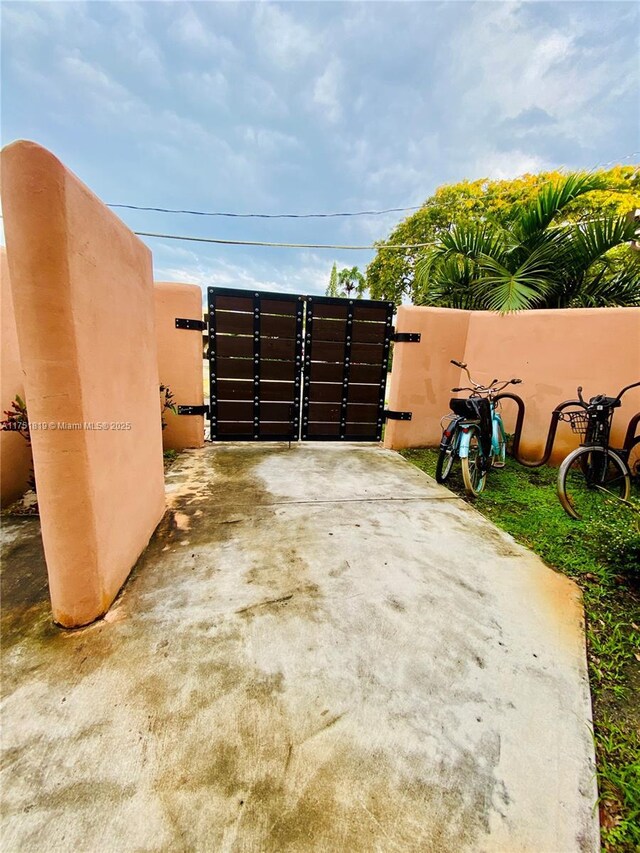 200 Azure Way, Miami Springs, FL 33166 - view of gate