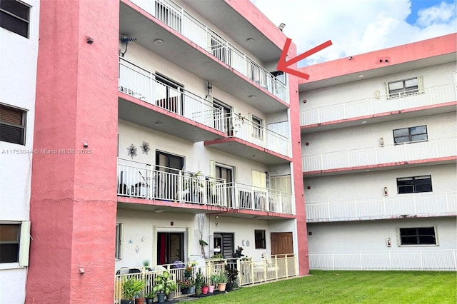 8425 NW 8th St Unit 404, Miami, FL 33126 - view of apartment building / complex
