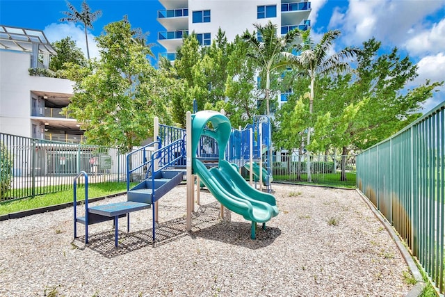 2681 N Flamingo Rd Unit 1103S, Sunrise, FL 33323 - view of community play area