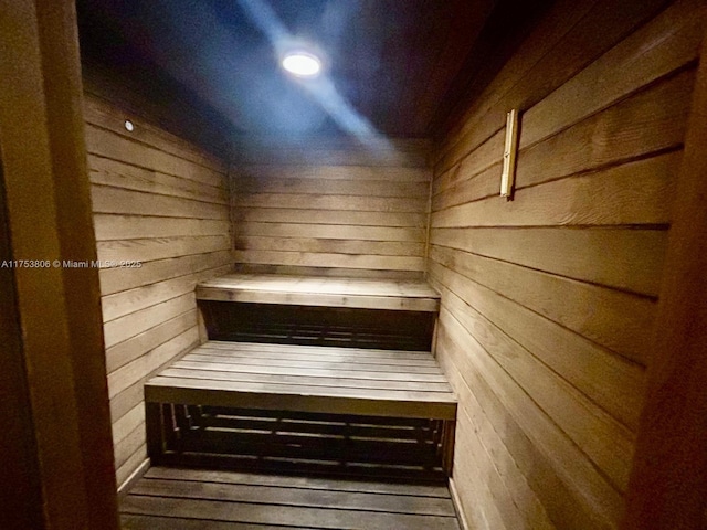 view of sauna / steam room