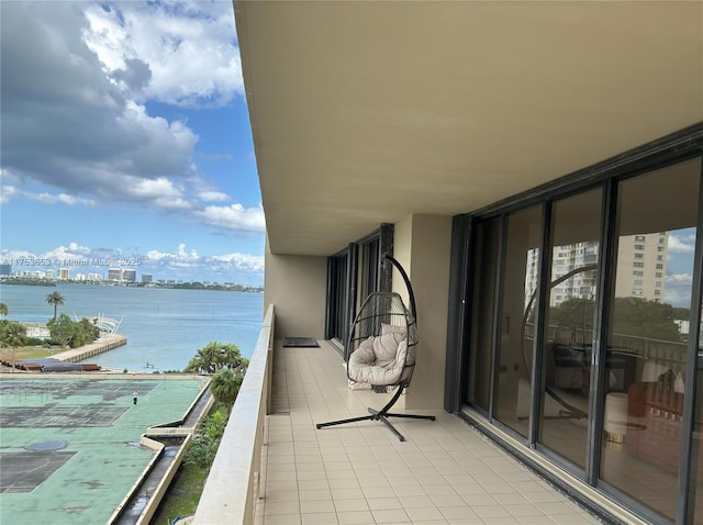 11113 NW Biscayne Blvd Unit 552, Miami, FL 33181 - balcony featuring a water view