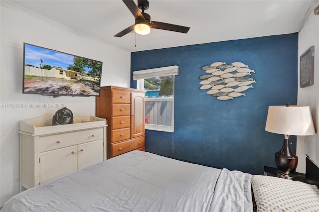 bedroom with ceiling fan