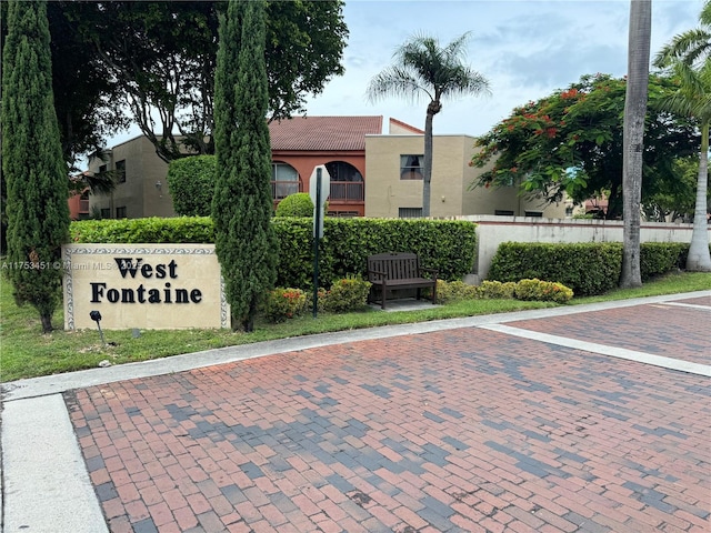 view of community / neighborhood sign