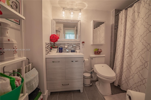 full bathroom with toilet, tasteful backsplash, and vanity