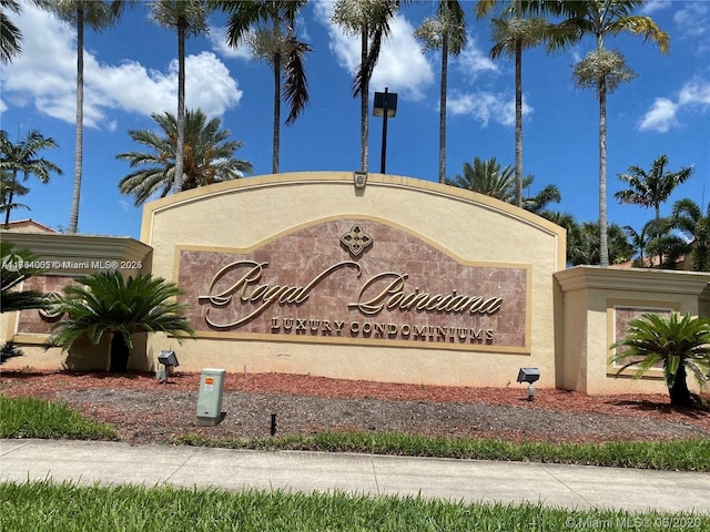 view of community / neighborhood sign