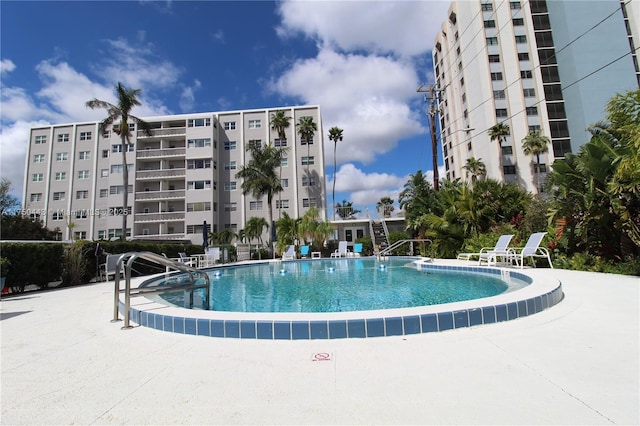 view of swimming pool