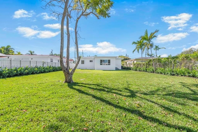 view of yard featuring fence