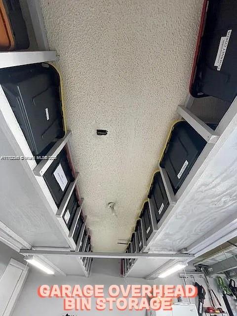 1350 S Fieldlark Ln, Homestead, FL 33035 - garage view
