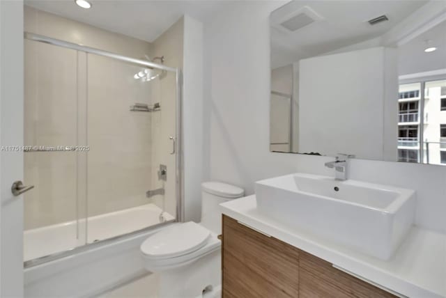 1010 SW 2nd Ave Unit Lph05, Miami, FL 33130 - bathroom with vanity, bath / shower combo with glass door, and recessed lighting
