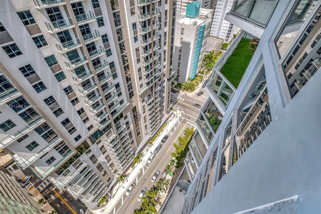 1010 SW 2nd Ave Unit Lph05, Miami, FL 33130 - bird's eye view of apartment complex