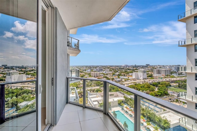 1010 SW 2nd Ave Unit Lph05, Miami, FL 33130 - balcony with a view of city and view of pool