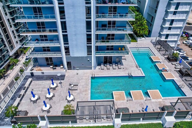 1010 SW 2nd Ave Unit Lph05, Miami, FL 33130 - view of community pool