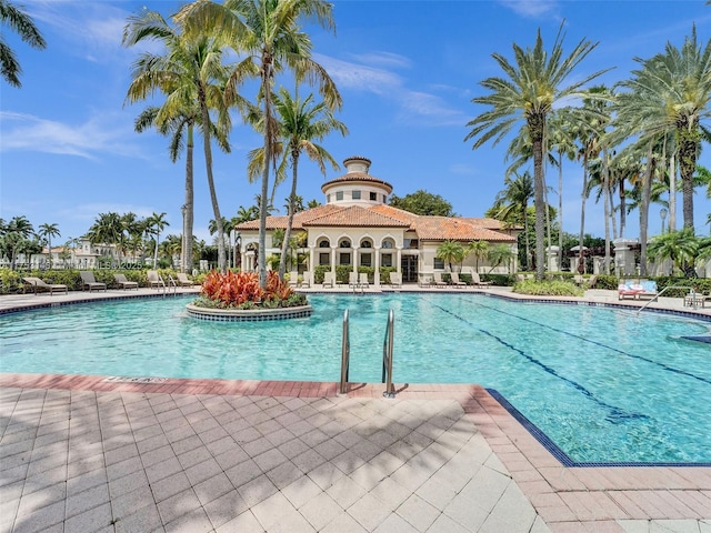 1468 Mariner Way, Hollywood, FL 33019 - view of community pool