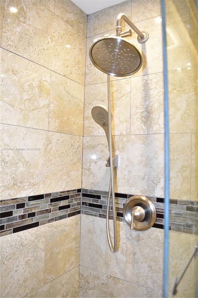 9320 Sunrise Lakes Blvd Unit 306, Sunrise, FL 33322 - details featuring tiled shower