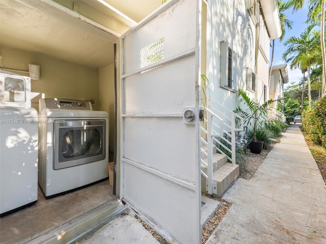 laundry area featuring laundry area and independent washer and dryer