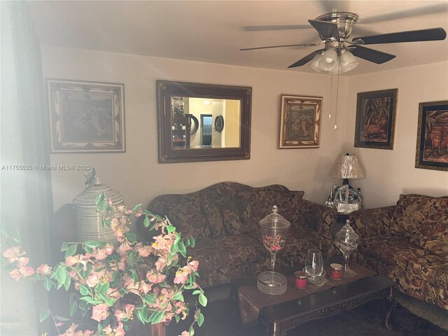 5901 Garfield St, Hollywood, FL 33021 - living area with ceiling fan
