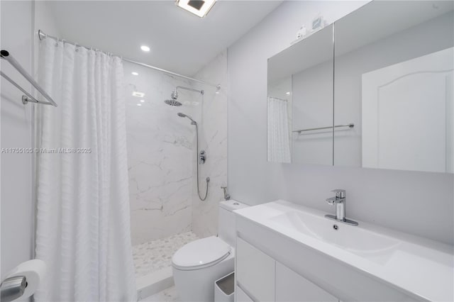 full bath with toilet, recessed lighting, vanity, and a shower with shower curtain