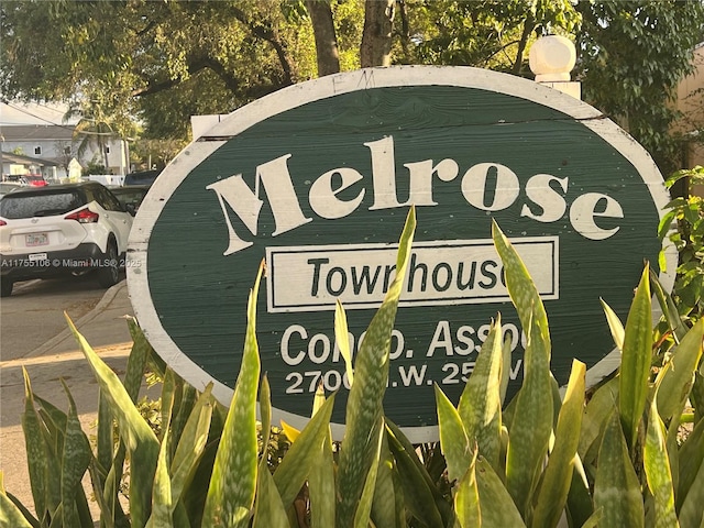 view of community / neighborhood sign